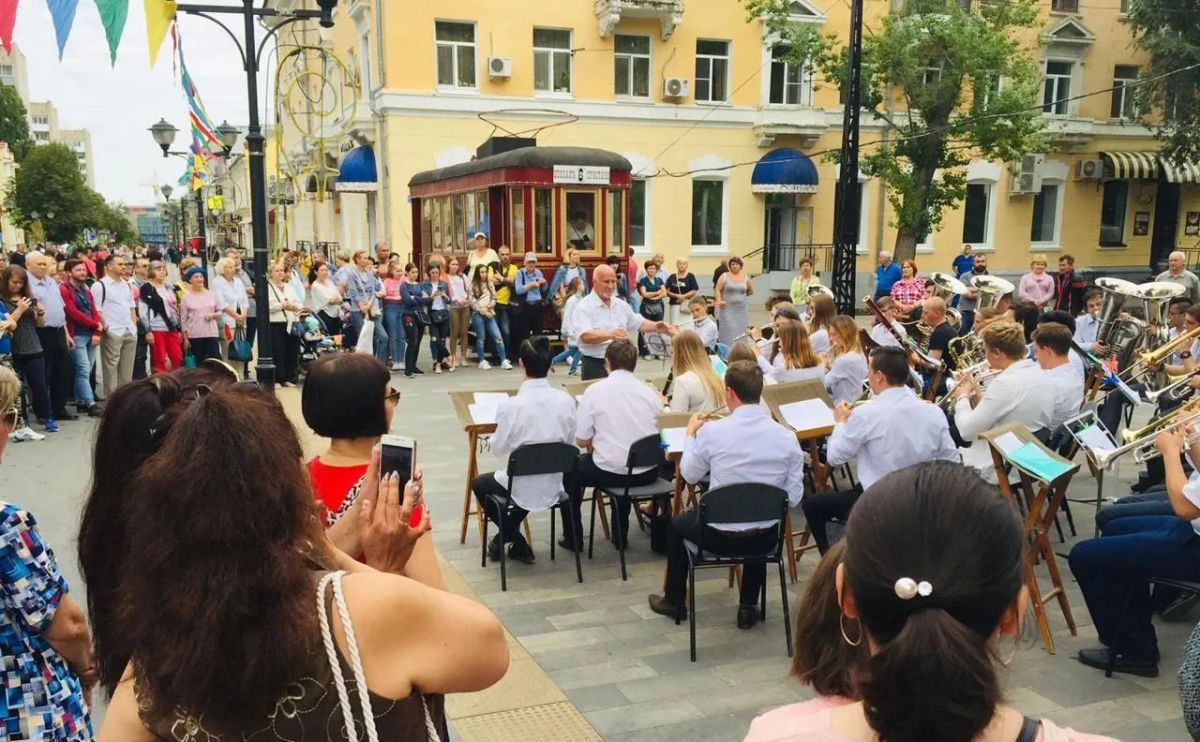 14 духовых оркестров исполнят марши в честь Дня города 14 духовых оркестров исполнят марши в честь Дня города