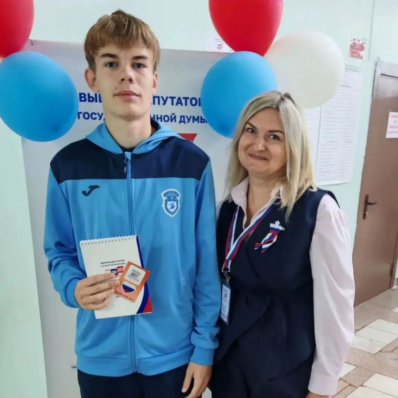 #ЕДГ2026. Первый голос — первый шаг во взрослую жизнь! Сегодня на избирательных участках Энгельсского района особенно много молодых лиц #ЕДГ2026. Первый голос — первый шаг во взрослую жизнь! Сегодня на избирательных участках Энгельсского района особенно много молодых лиц
