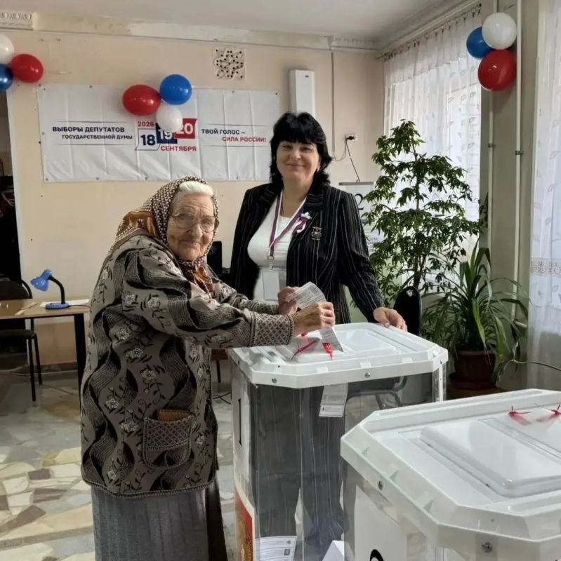 #ЕДГ2026. Серебряный возраст — активная гражданская позиция! Сегодня на избирательных участках Энгельсского района все также активно голосуют люди старшего поколения #ЕДГ2026. Серебряный возраст — активная гражданская позиция! Сегодня на избирательных участках Энгельсского района все также активно голосуют люди старшего поколения