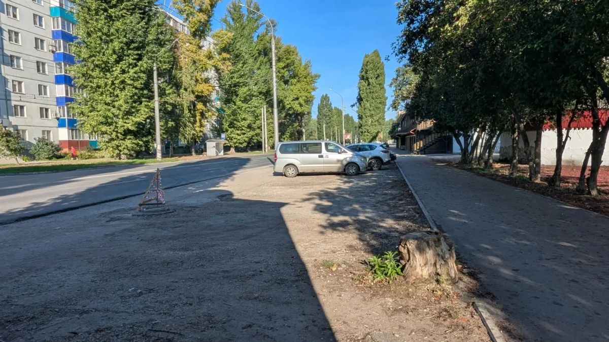 В сквере имени Вячеслава Малярова началось строительство основания под детскую площадку В сквере имени Вячеслава Малярова началось строительство основания под детскую площадку