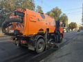 Уборка города. Коммунальные службы осуществляют уборку дорог и тротуаров, мойку и ремонт остановочных павильонов, уход за зелеными зонами, подбор мусора, а также ремонт дорожных знаков и ограждений