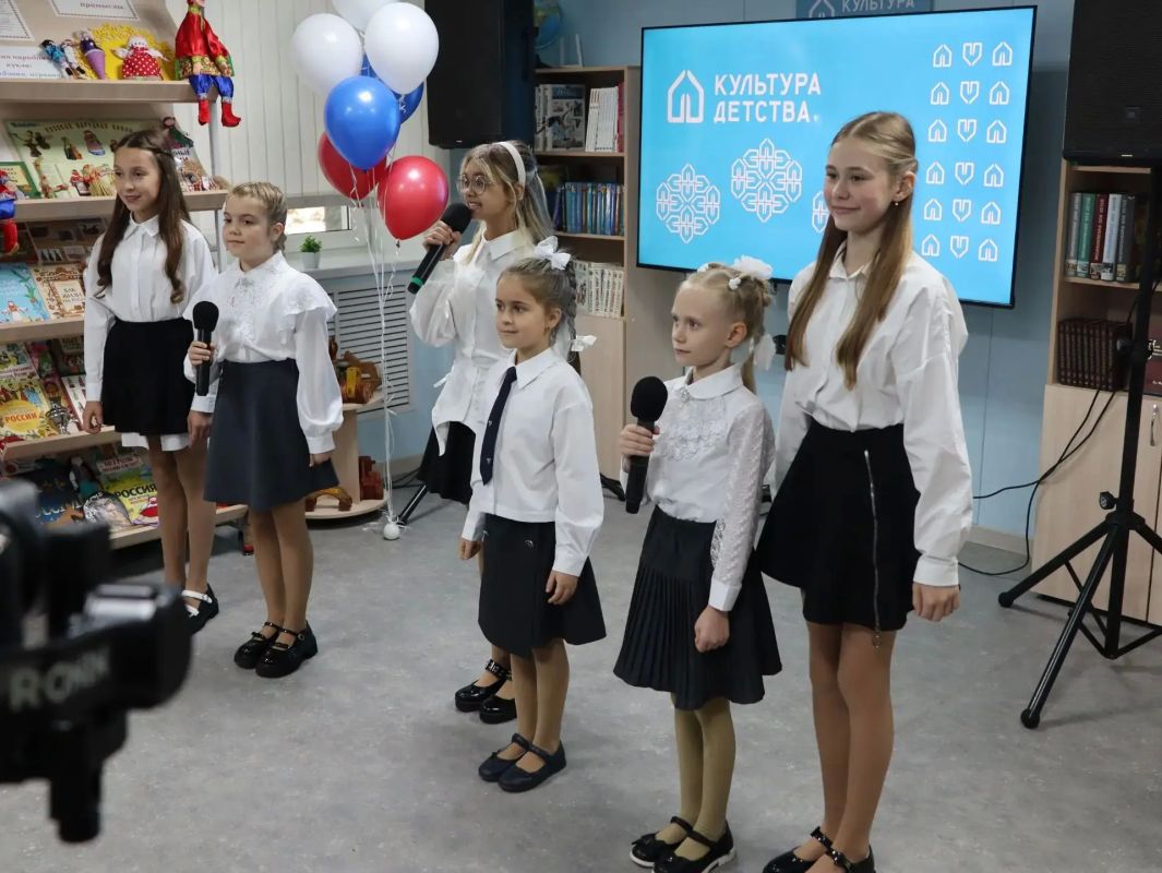 В Балашове открылся детский культурно-просветительский центр «Колесо времени» В Балашове открылся детский культурно-просветительский центр «Колесо времени»