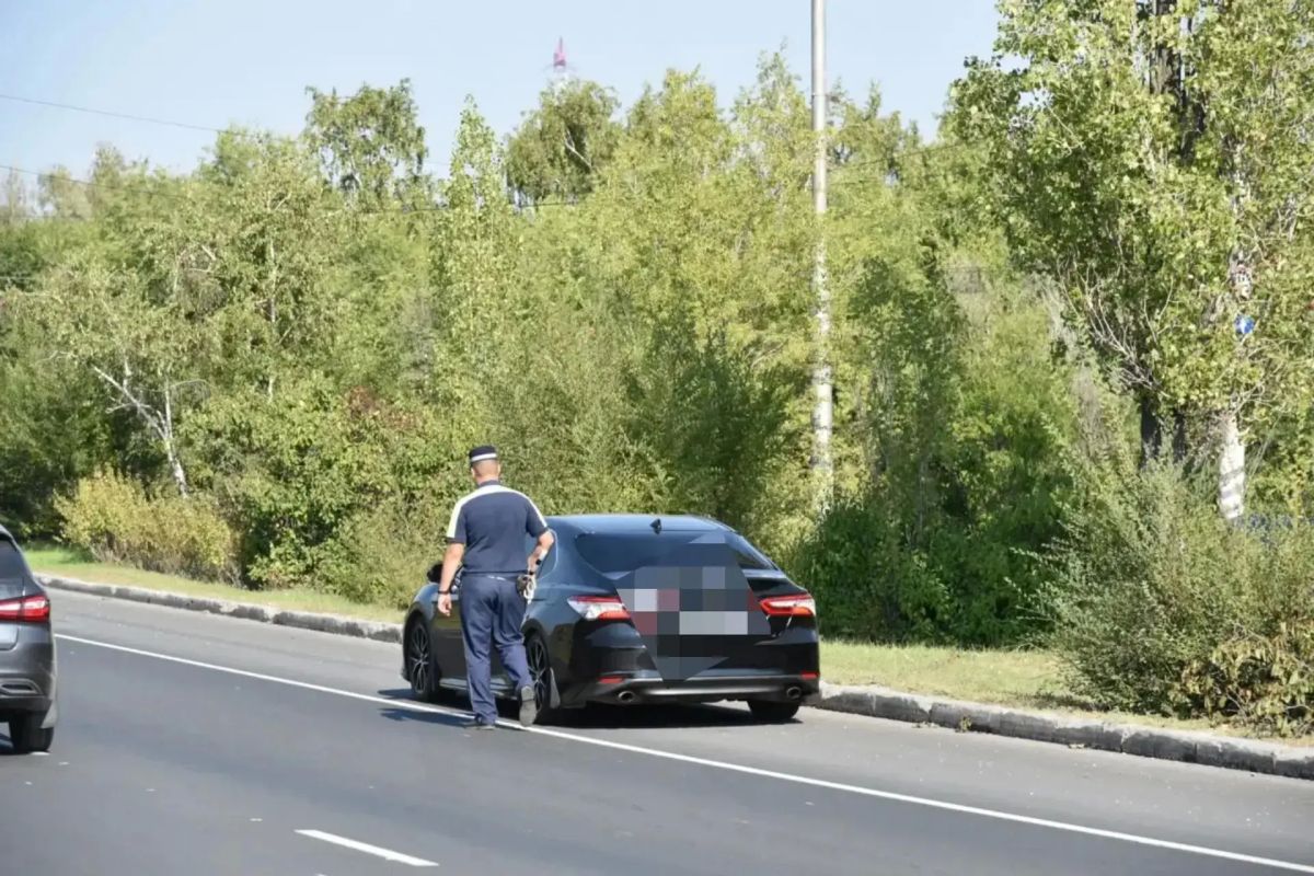 В Балаково сотрудники ГИБДД и служба судебных приставов провели рейд по выявлению водителей, уклоняющихся от уплаты штрафов и других обязательств В Балаково сотрудники ГИБДД и служба судебных приставов провели рейд по выявлению водителей, уклоняющихся от уплаты штрафов и других обязательств