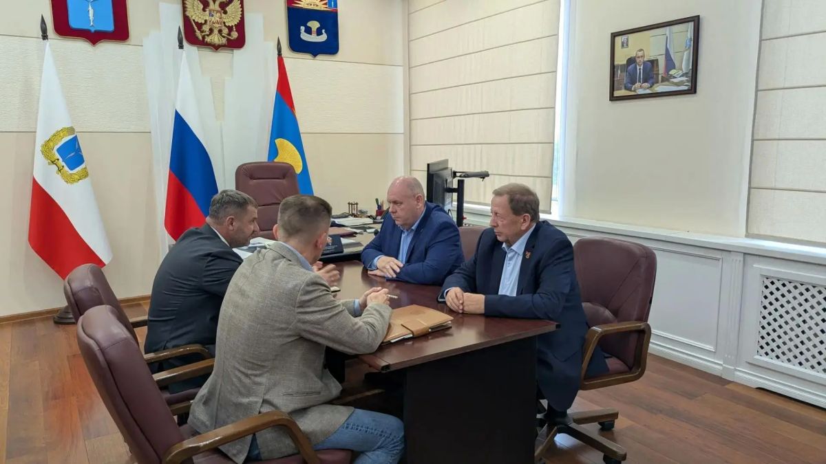 Сегодня на Совете представили двух новых депутатов, избранных по итогам довыборов Сегодня на Совете представили двух новых депутатов, избранных по итогам довыборов