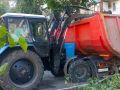 Уборка города. Коммунальные службы осуществляют уборку дорог и тротуаров, мойку и ремонт остановочных павильонов, уход за зелеными зонами, подбор мусора, а также ремонт дорожных знаков и ограждений