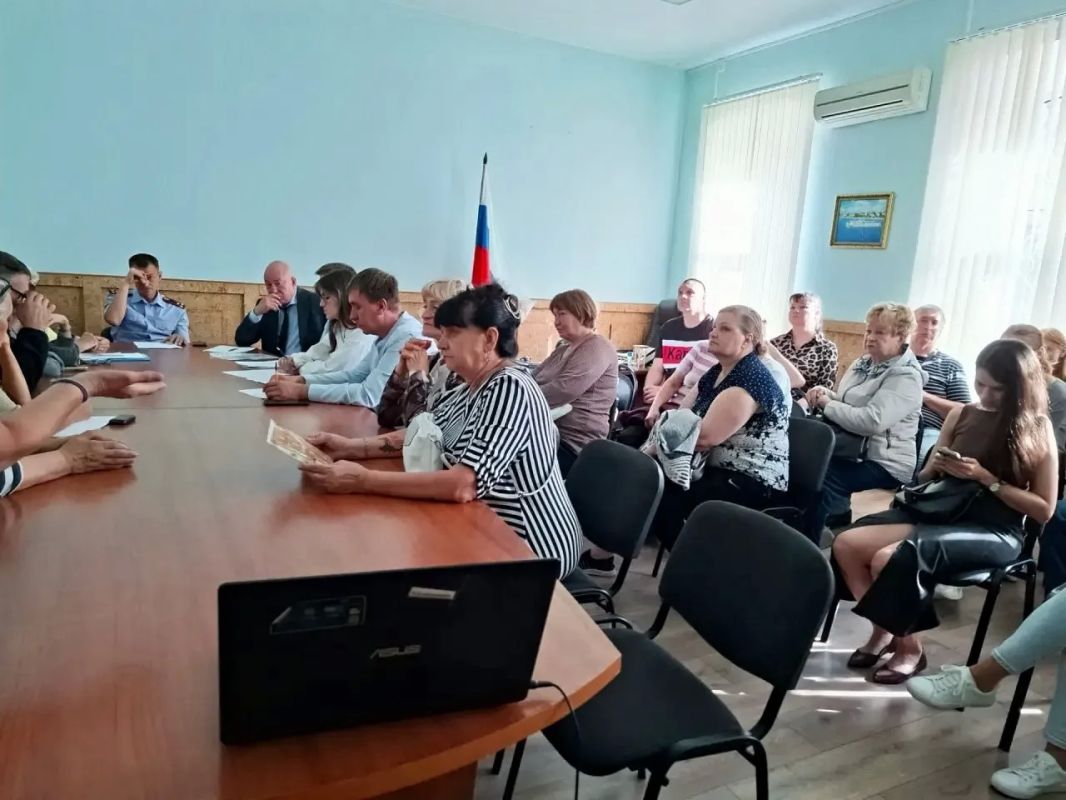 Руководитель регионального следственного управления провел личный прием граждан по уголовному делу о нарушении их жилищных прав Руководитель регионального следственного управления провел личный прием граждан по уголовному делу о нарушении их жилищных прав