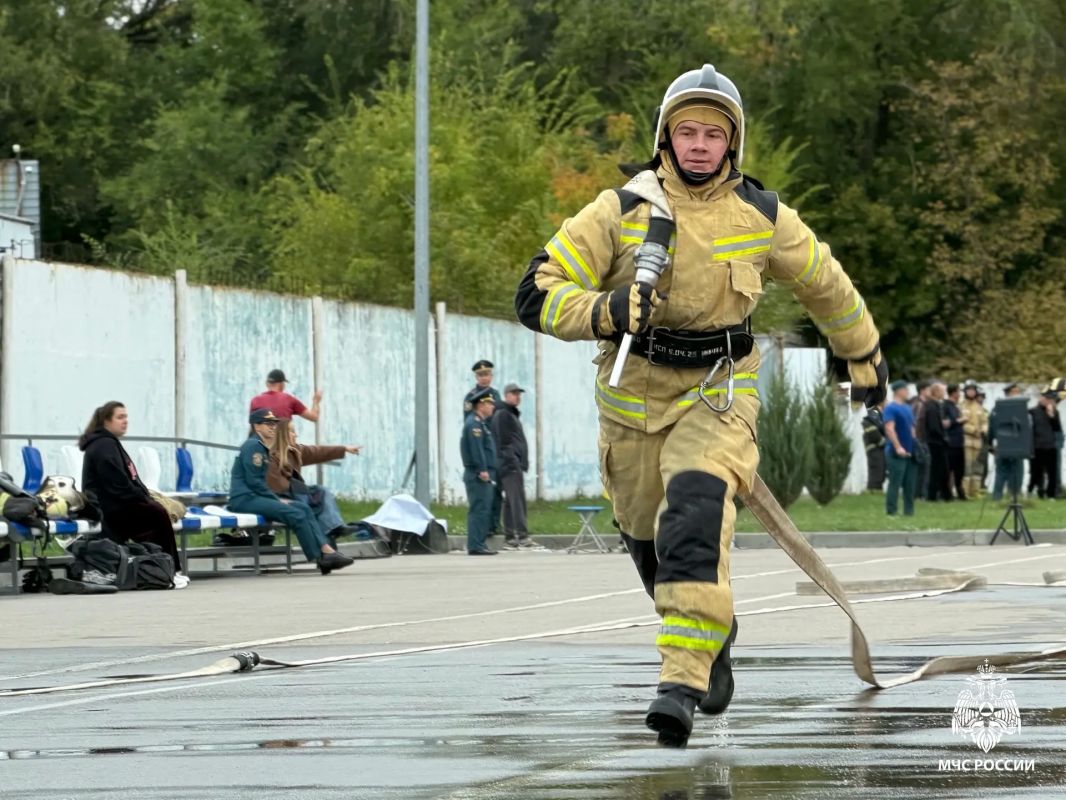 Выстрел, рев моторов и команда «Подавай воду» Выстрел, рев моторов и команда «Подавай воду»