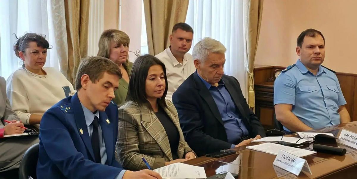 Вместе с прокурором города Романом Яценко, представителями Минприроды области, природоохранной прокуратуры, Роспотребнадзора, Россельхознадзора, Следственного отдела, депутатами и общественниками разобрали ситуацию с...