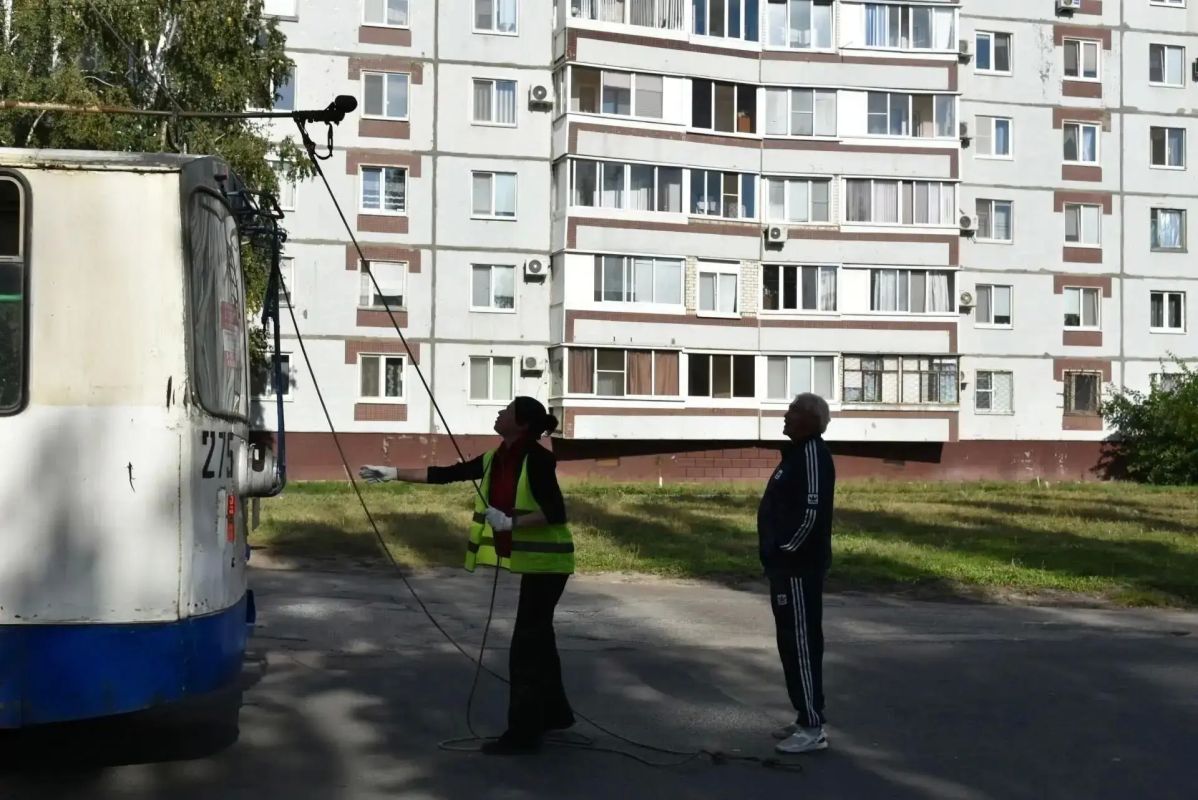 Будущие водители троллейбусов завершили теоретическое обучение и приступили к стажировке