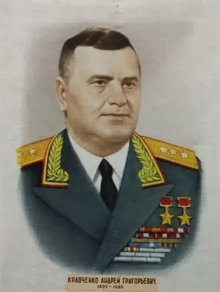 ГЕРОИ ОТЕЧЕСТВА. Продолжаем цикл публикаций о Дважды Героях Советского Союза — выпускниках саратовских танковых училищ