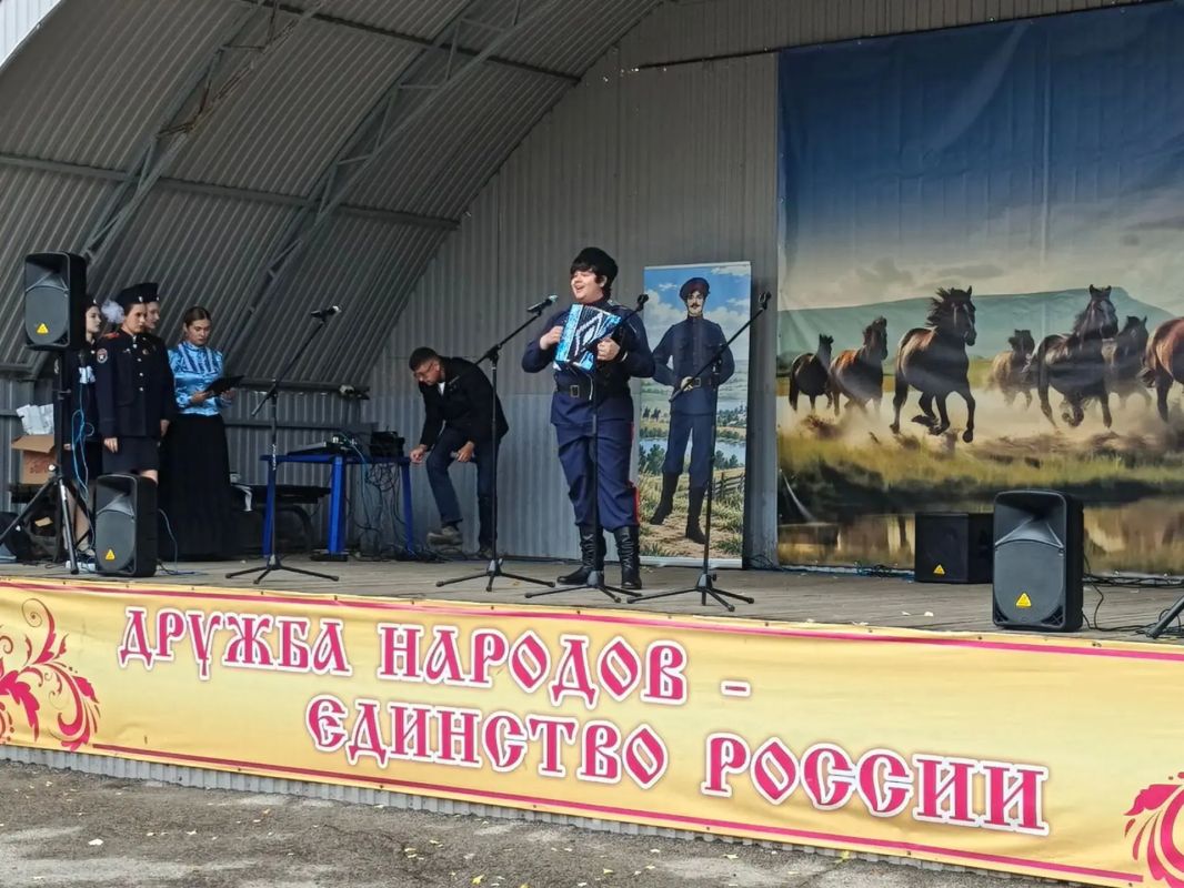 Саратовцы познакомились с казачьим фольклором Саратовцы познакомились с казачьим фольклором