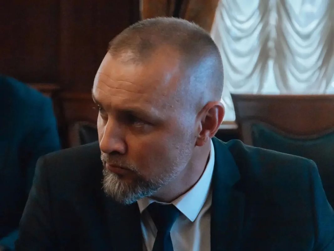 Игорь Молчанов: Провёл совещание с профильными заместителями по вывозу мусора и содержанию контейнерных площадок Игорь Молчанов: Провёл совещание с профильными заместителями по вывозу мусора и содержанию контейнерных площадок