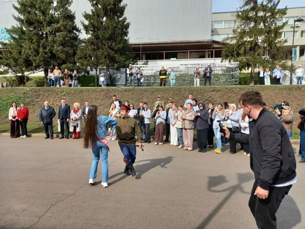 «Волга — река мира»: в Саратове стартовал фестиваль, посвящённый единству народов России «Волга — река мира»: в Саратове стартовал фестиваль, посвящённый единству народов России