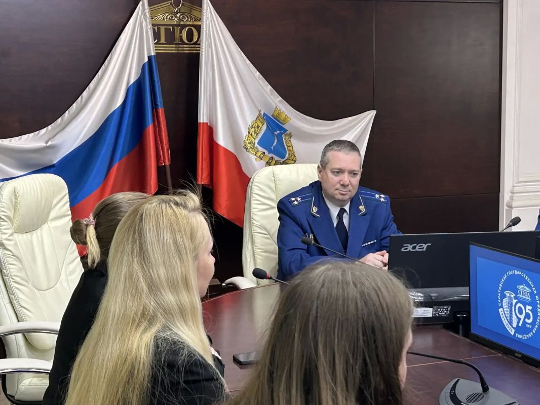 В Саратовском межрегиональном центре завершилось профессиональное обучение государственных гражданских служащих