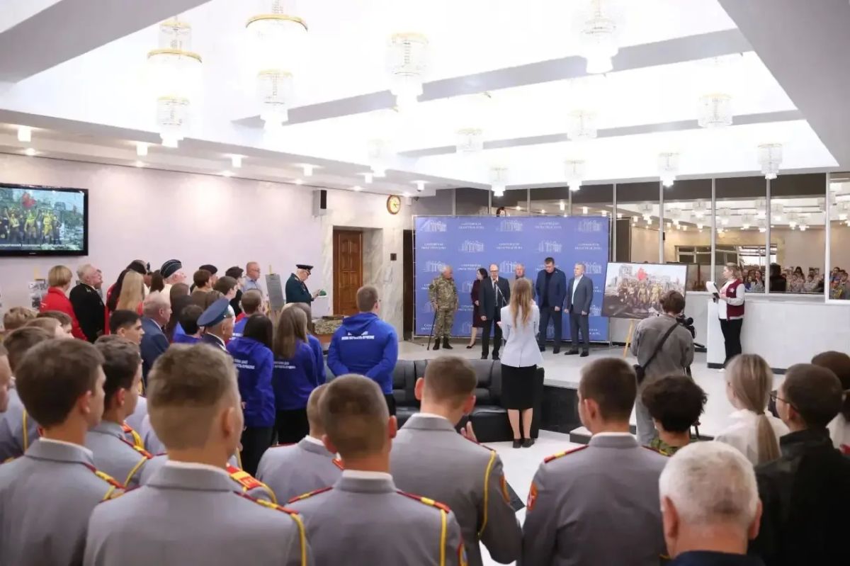 ОСВОБОДИТЕЛИ ЕВРОПЫ. В Саратовской областной Думе открылась историческая экспозиция «Освободители Европы», подготовленная Движением «Бессмертный полк России» при поддержке Фонда президентских грантов ОСВОБОДИТЕЛИ ЕВРОПЫ. В Саратовской областной Думе открылась историческая экспозиция «Освободители Европы», подготовленная Движением «Бессмертный полк России» при поддержке Фонда президентских грантов