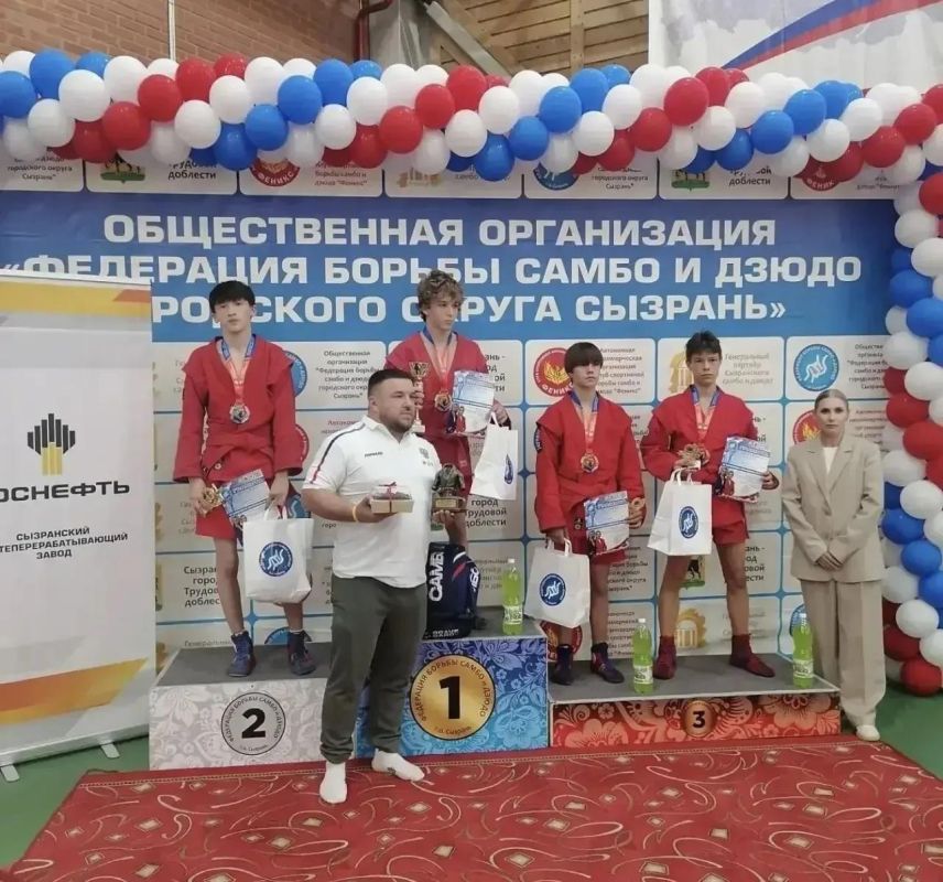 Энгельсские самбисты успешно выступили на всероссийском турнире Энгельсские самбисты успешно выступили на всероссийском турнире