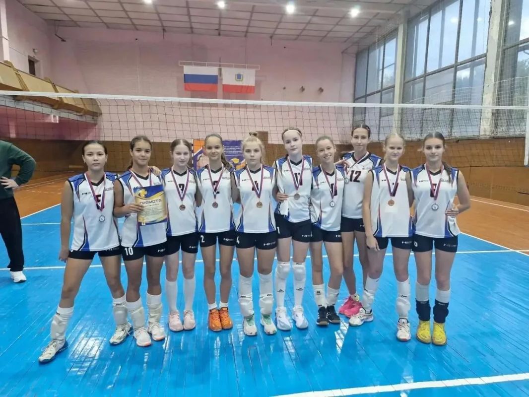 Успешное выступление энгельсских волейболисток на турнире памяти С.В. Белоусова