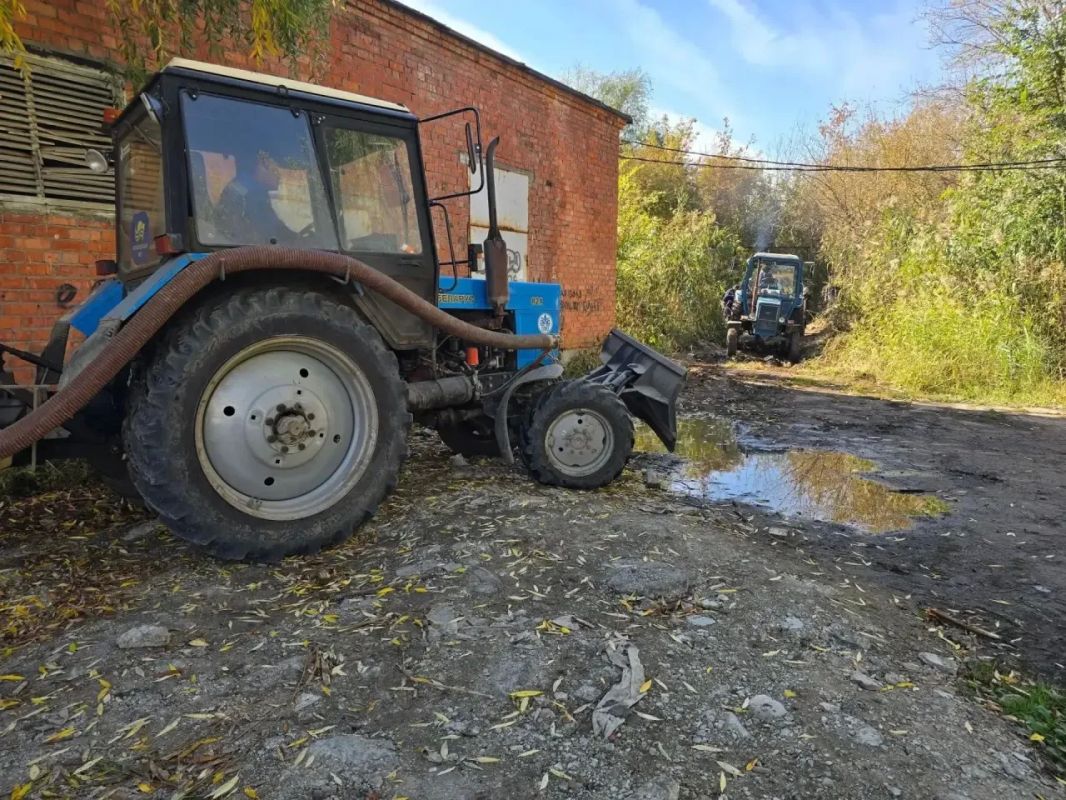 МУП «Энгельс-Водоканал» проводит аварийно-восстановительные работы на участке канализационной линии МУП «Энгельс-Водоканал» проводит аварийно-восстановительные работы на участке канализационной линии