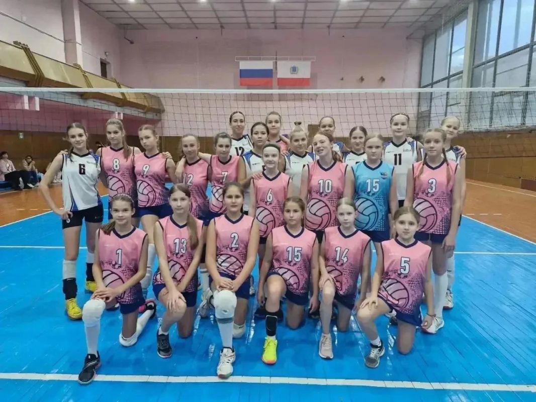 Успешное выступление энгельсских волейболисток на турнире памяти С.В. Белоусова Успешное выступление энгельсских волейболисток на турнире памяти С.В. Белоусова
