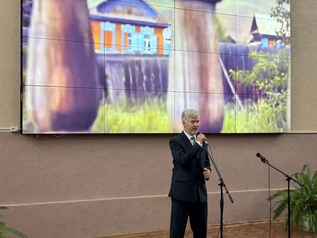 В Базарном Карабулаке открыли обновлённый художественный зал музея В Базарном Карабулаке открыли обновлённый художественный зал музея