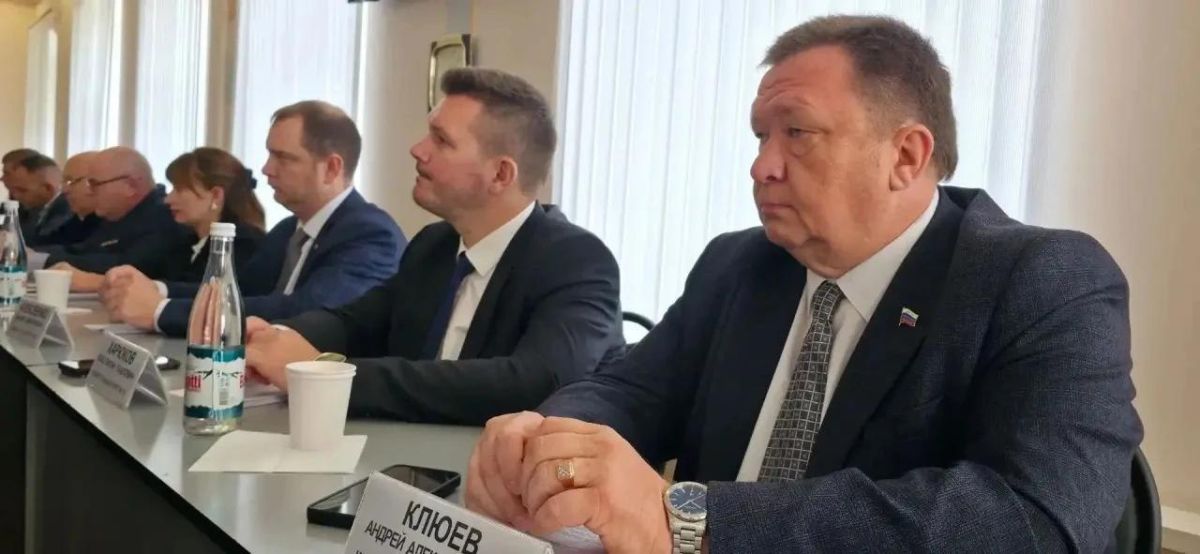 Сегодня на заседании районного Собрания депутаты поддержали оптимизацию структуры администрации Сегодня на заседании районного Собрания депутаты поддержали оптимизацию структуры администрации