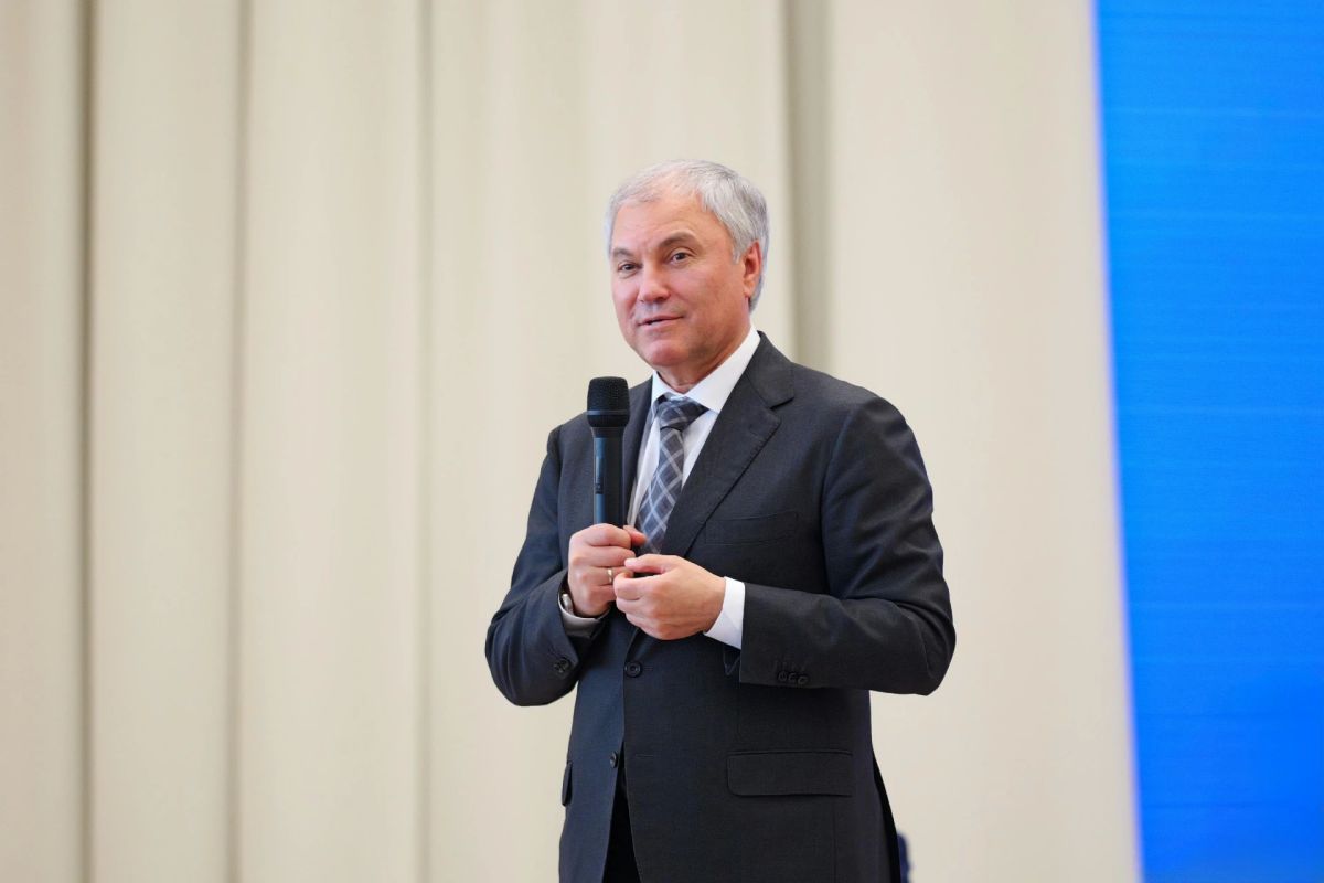 Председатель Государственной Думы Вячеслав Володин работает в своём избирательном округе — Саратовской области
