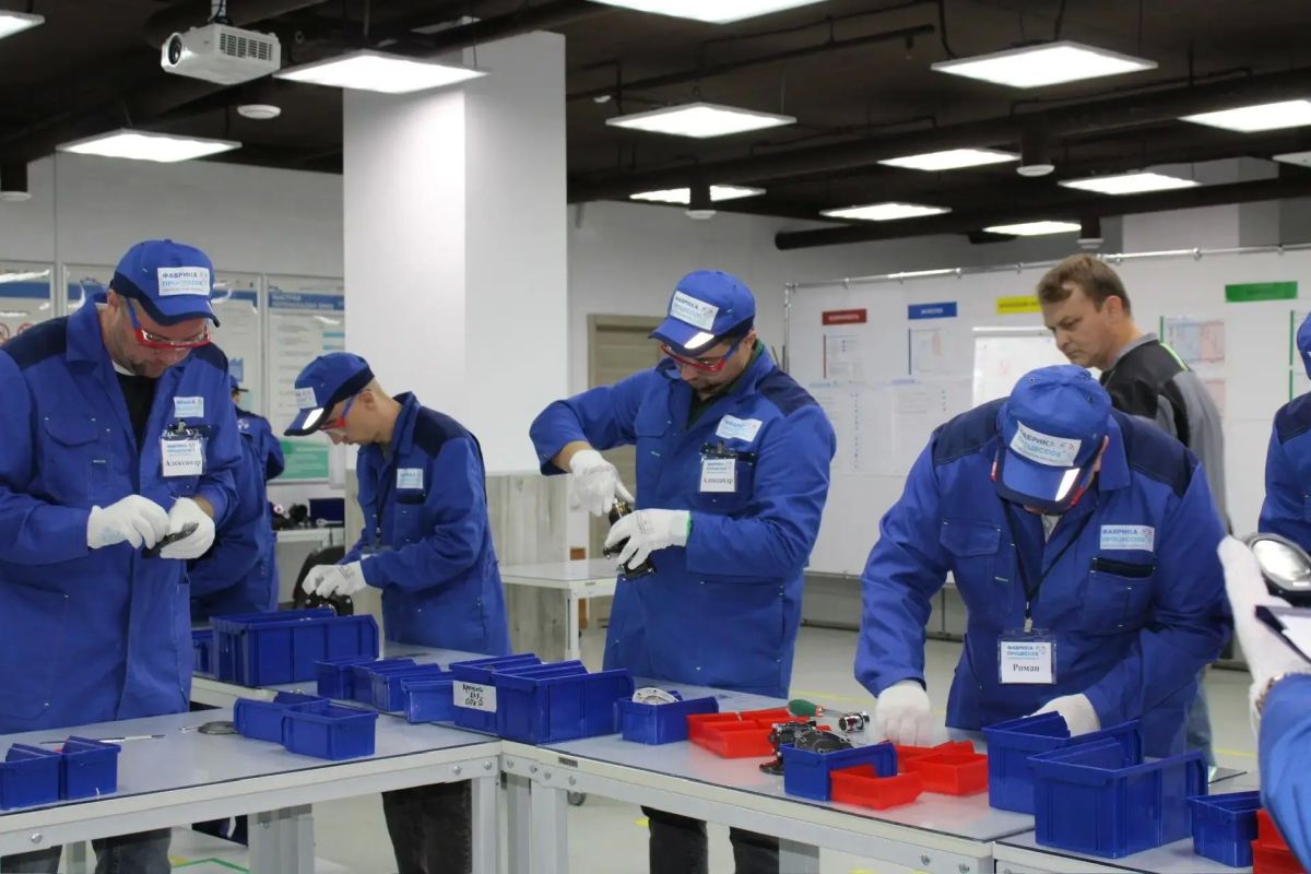 Более 1300 сотрудников саратовских предприятий уже освоили бережливое производство! Более 1300 сотрудников саратовских предприятий уже освоили бережливое производство!