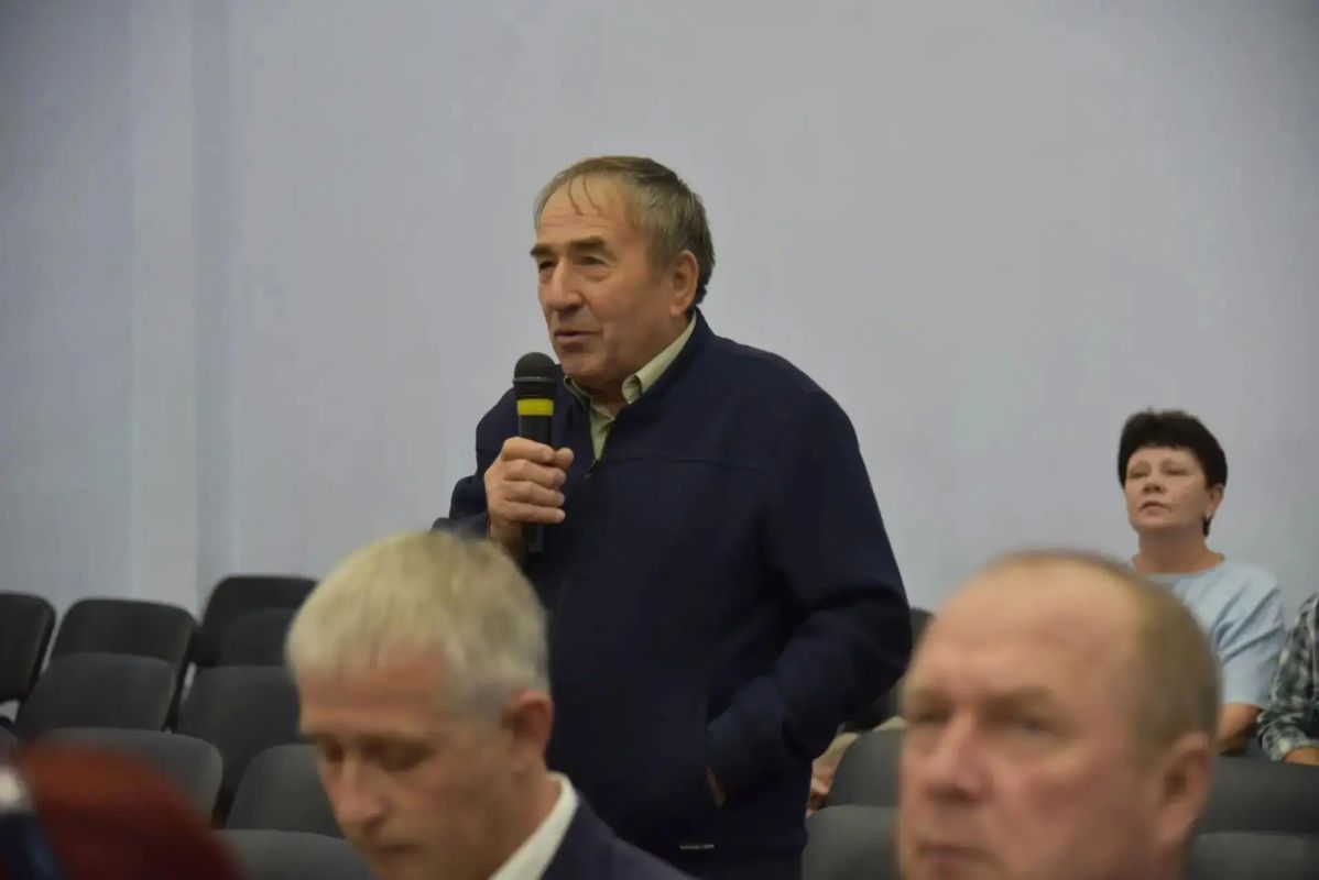 Провели встречу с жителями 4Б микрорайона Провели встречу с жителями 4Б микрорайона