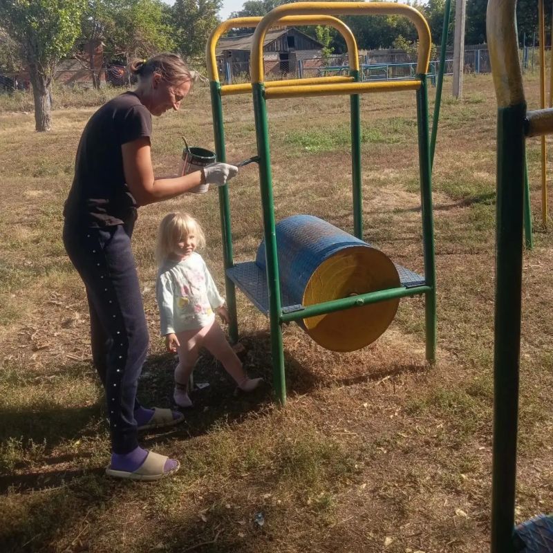 По инициативе губернатора Романа Бусаргина в Саратовской области стартовали субботники По инициативе губернатора Романа Бусаргина в Саратовской области стартовали субботники