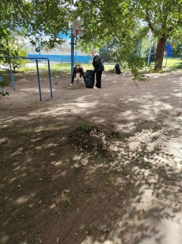 Осенний месячник благоустройства в районе идёт полным ходом — промышленные предприятия активно помогают наводить порядок Осенний месячник благоустройства в районе идёт полным ходом — промышленные предприятия активно помогают наводить порядок