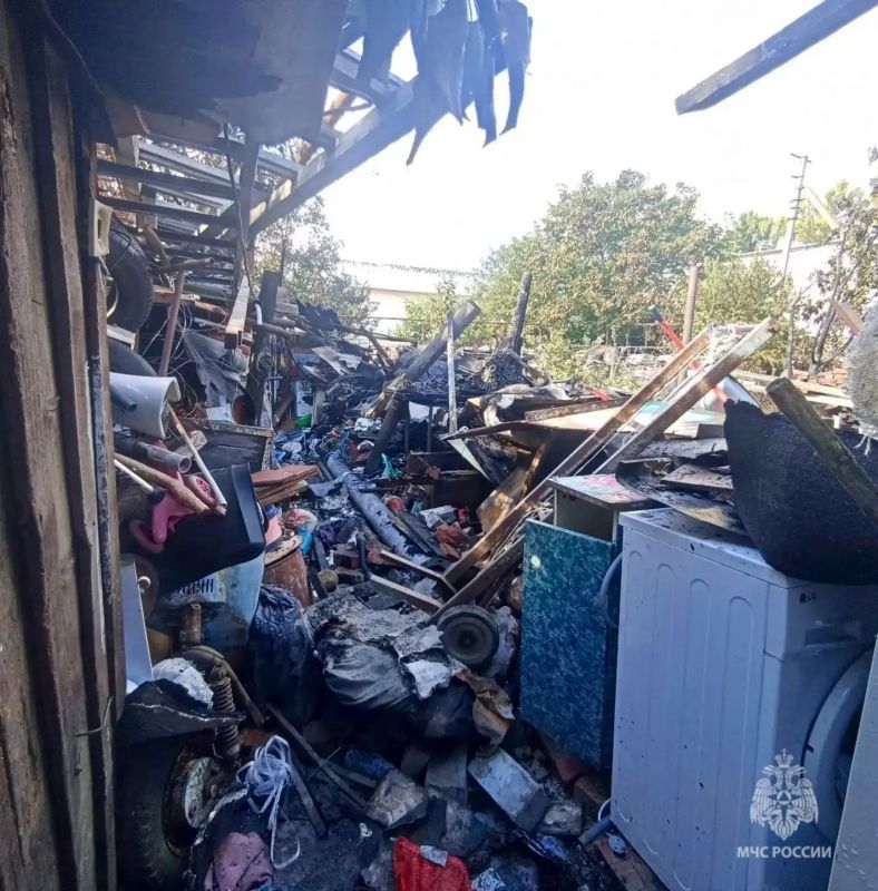 На пожаре под Энгельсом мужчина получил ожоги