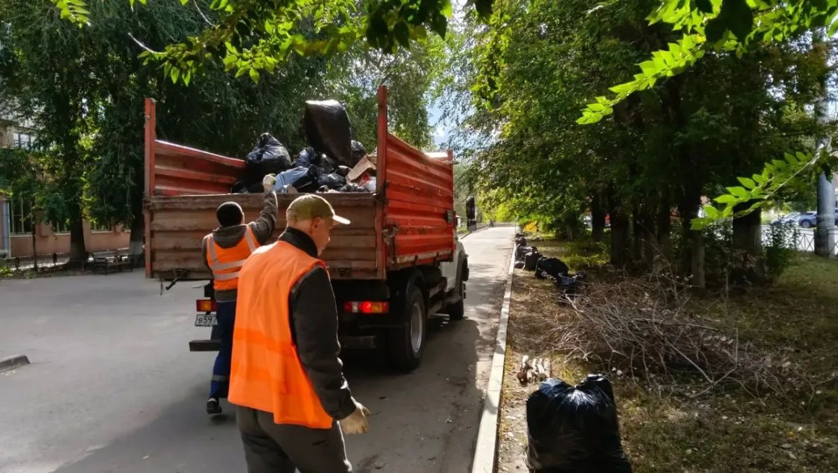 После городских субботников работа не останавливается После городских субботников работа не останавливается