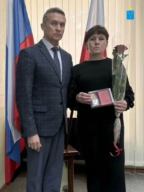 В Новоузенске семьям передали госнаграды погибших бойцов СВО В Новоузенске семьям передали госнаграды погибших бойцов СВО