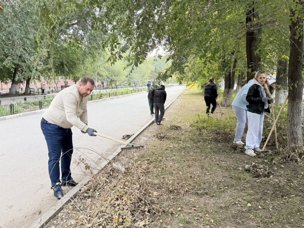 В Энгельсе дан старт субботнику В Энгельсе дан старт субботнику