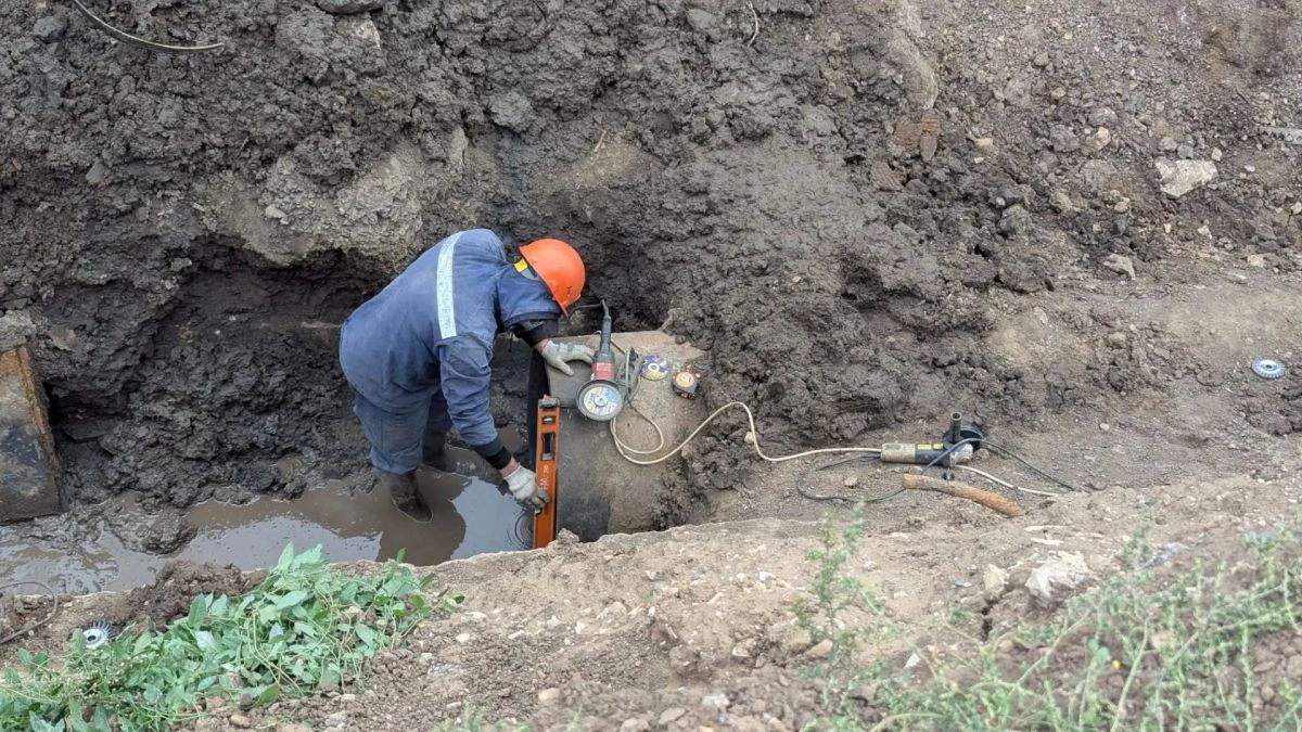 Сегодня провели штаб по ремонту коллектора на улице Вокзальной Сегодня провели штаб по ремонту коллектора на улице Вокзальной