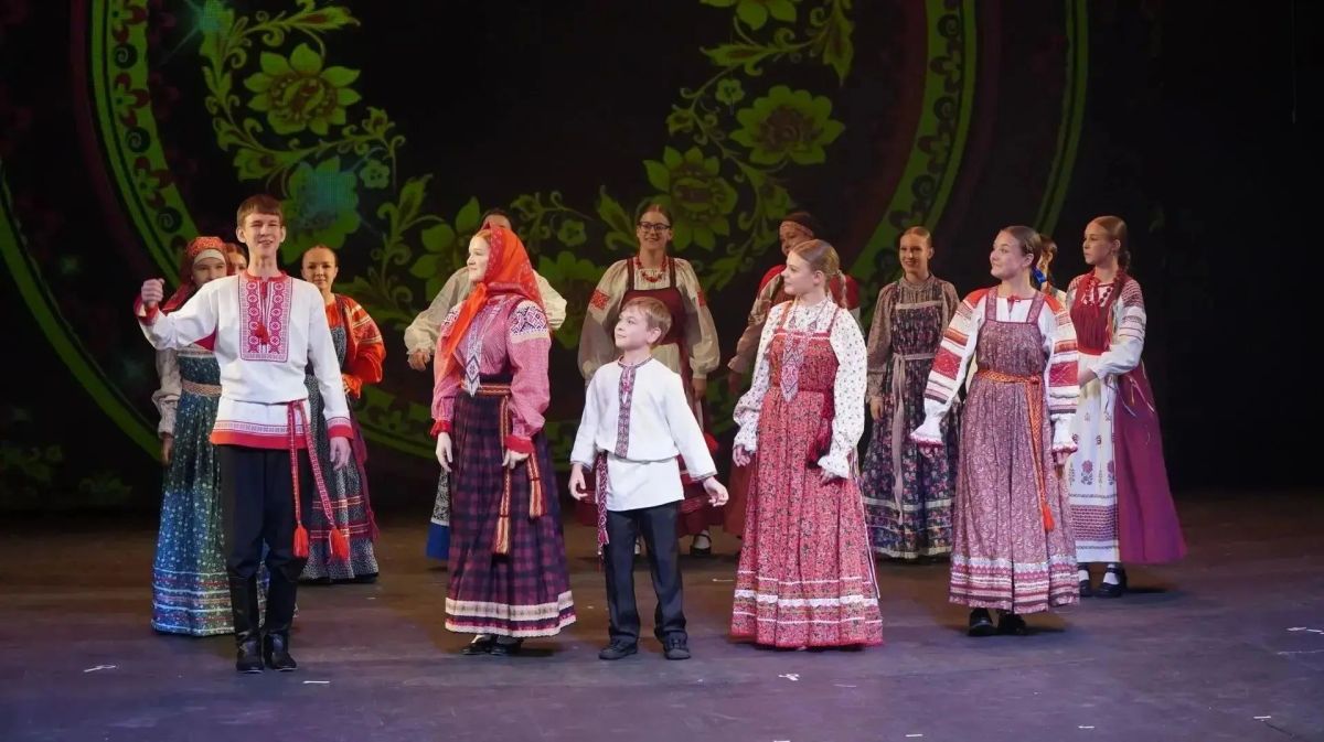 Юные артисты готовятся к VIII «Театральному Приволжью» на старейшей сцене саратовского ТЮЗа Юные артисты готовятся к VIII «Театральному Приволжью» на старейшей сцене саратовского ТЮЗа