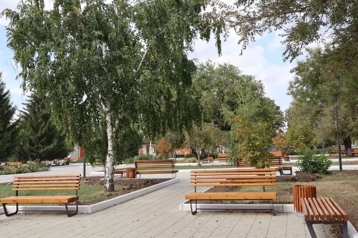 В Ершове в рамках нацпроекта преобразилась центральная площадь В Ершове в рамках нацпроекта преобразилась центральная площадь