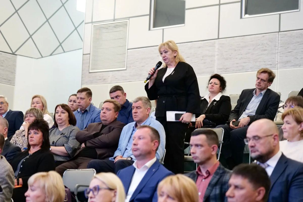 Роман Бусаргин: В апреле обозначил перед главными врачами саратовских больниц и профильным блоком правительства ряд целевых показателей, которые должны быть достигнуты в сфере здравоохранения к концу этого года Роман Бусаргин: В апреле обозначил перед главными врачами саратовских больниц и профильным блоком правительства ряд целевых показателей, которые должны быть достигнуты в сфере здравоохранения к концу этого года