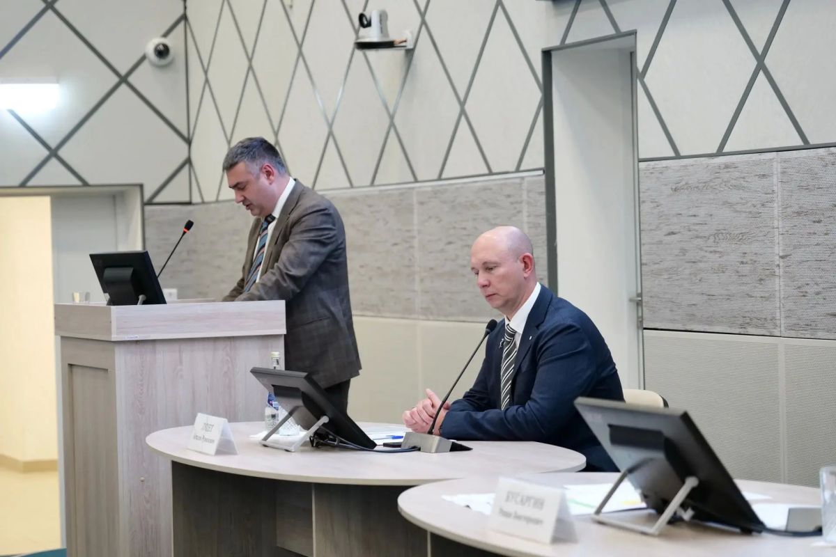 Роман Бусаргин: В апреле обозначил перед главными врачами саратовских больниц и профильным блоком правительства ряд целевых показателей, которые должны быть достигнуты в сфере здравоохранения к концу этого года Роман Бусаргин: В апреле обозначил перед главными врачами саратовских больниц и профильным блоком правительства ряд целевых показателей, которые должны быть достигнуты в сфере здравоохранения к концу этого года