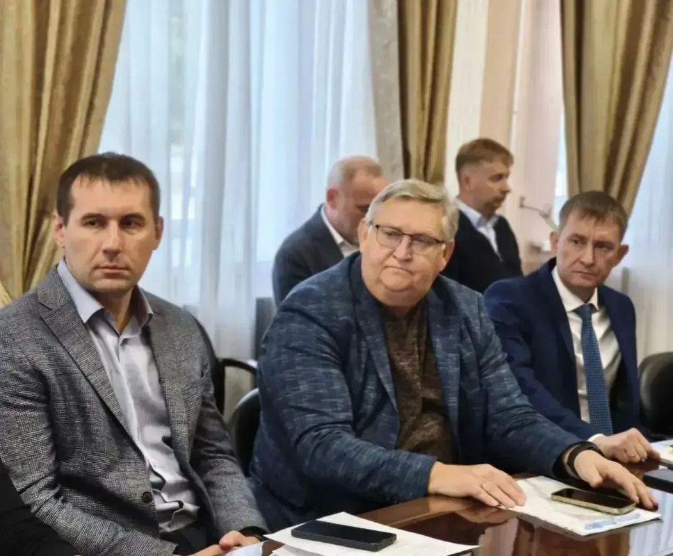 В Энгельсском районе продолжаем наводить порядок в сфере размещения объектов: с начала 2026 года демонтировано 475 незаконных сооружений, из них только за сентябрь - 60. Промежуточные итоги этой работы обсудили на совещании... В Энгельсском районе продолжаем наводить порядок в сфере размещения объектов: с начала 2026 года демонтировано 475 незаконных сооружений, из них только за сентябрь - 60. Промежуточные итоги этой работы обсудили на совещании...