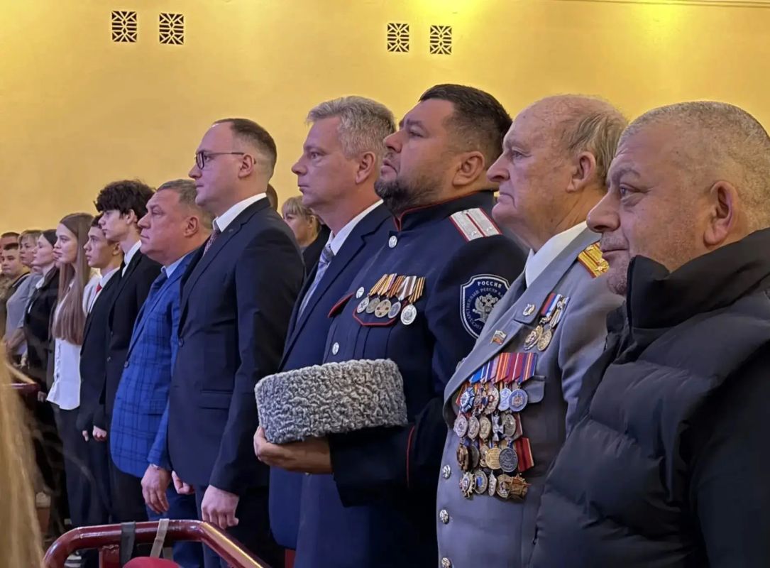В «Галерее Почёта» Ленинского района Саратова отмечены профессионалы органов внутренних дел В «Галерее Почёта» Ленинского района Саратова отмечены профессионалы органов внутренних дел