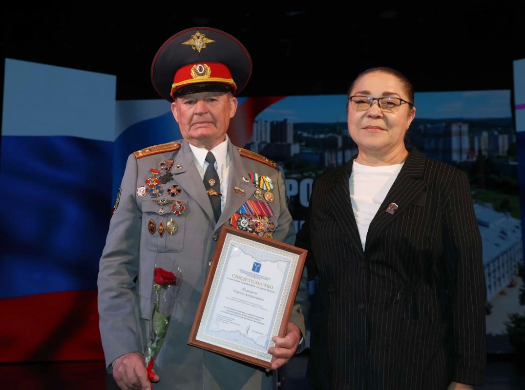 В «Галерее Почёта» Ленинского района Саратова отмечены профессионалы органов внутренних дел В «Галерее Почёта» Ленинского района Саратова отмечены профессионалы органов внутренних дел