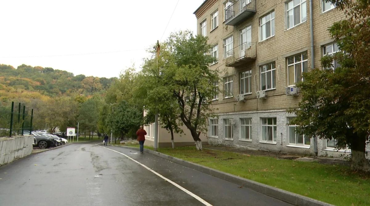 Саратовские больницы обрели обновленные дворы и комфортные зоны отдыха для пациентов Саратовские больницы обрели обновленные дворы и комфортные зоны отдыха для пациентов