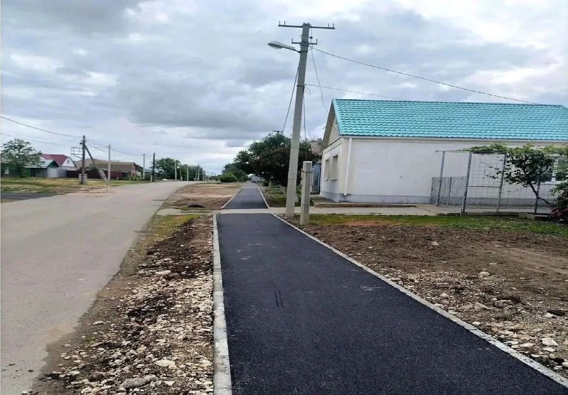В Новоузенске построили тротуары на трех улицах В Новоузенске построили тротуары на трех улицах