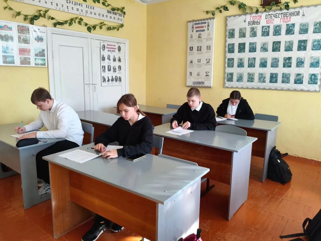 Завершился первый этап областной олимпиады по избирательному праву среди школьников Завершился первый этап областной олимпиады по избирательному праву среди школьников