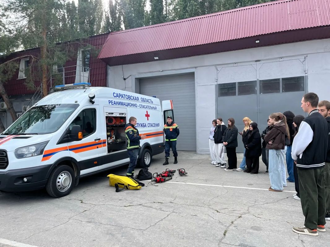 В рамках подготовки добровольцев Всероссийского студенческого корпуса спасателей медицинские работники Службы спасения Саратовской области проводят теоретические и практические занятия В рамках подготовки добровольцев Всероссийского студенческого корпуса спасателей медицинские работники Службы спасения Саратовской области проводят теоретические и практические занятия