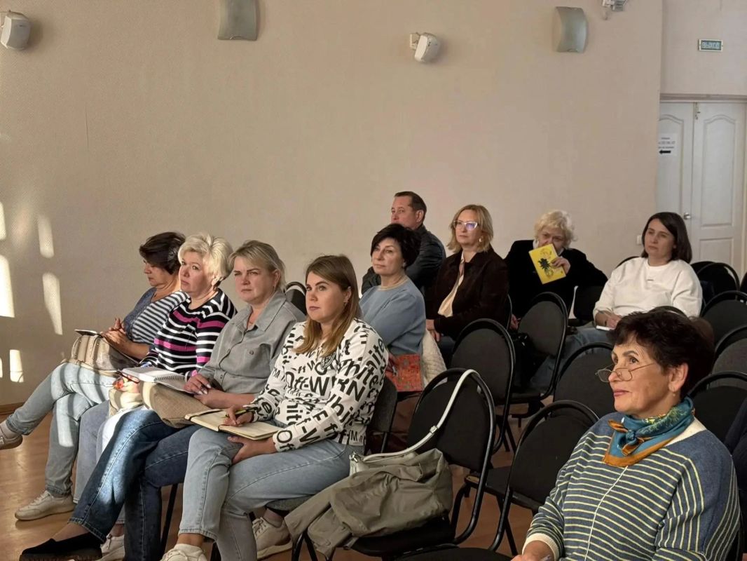 По поручению главы Энгельсского района Максима Леонов началось обучение четвертого потока участников муниципального проекта «Школа актива МКД», которое продлится один месяц По поручению главы Энгельсского района Максима Леонов началось обучение четвертого потока участников муниципального проекта «Школа актива МКД», которое продлится один месяц
