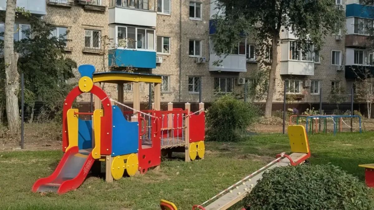 В Балаково к детскому саду N 7 отремонтировали подъездную дорогу и тротуар В Балаково к детскому саду N 7 отремонтировали подъездную дорогу и тротуар