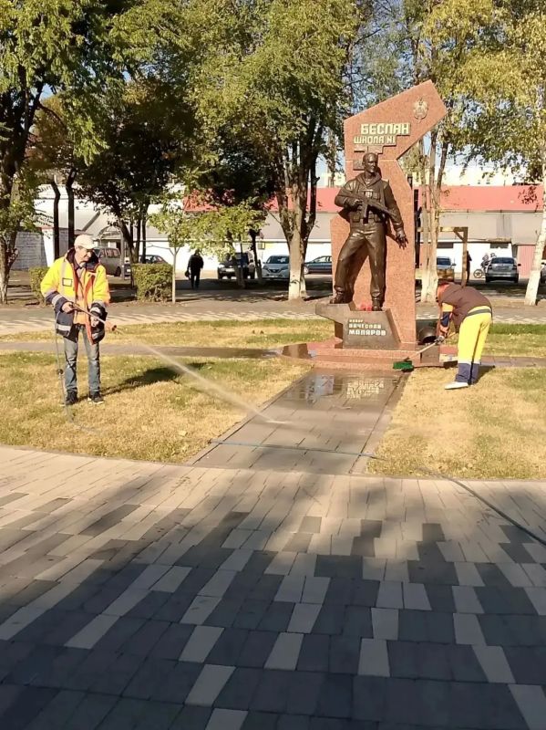 В Балаково ежедневно проводятся работы по благоустройству городской территории