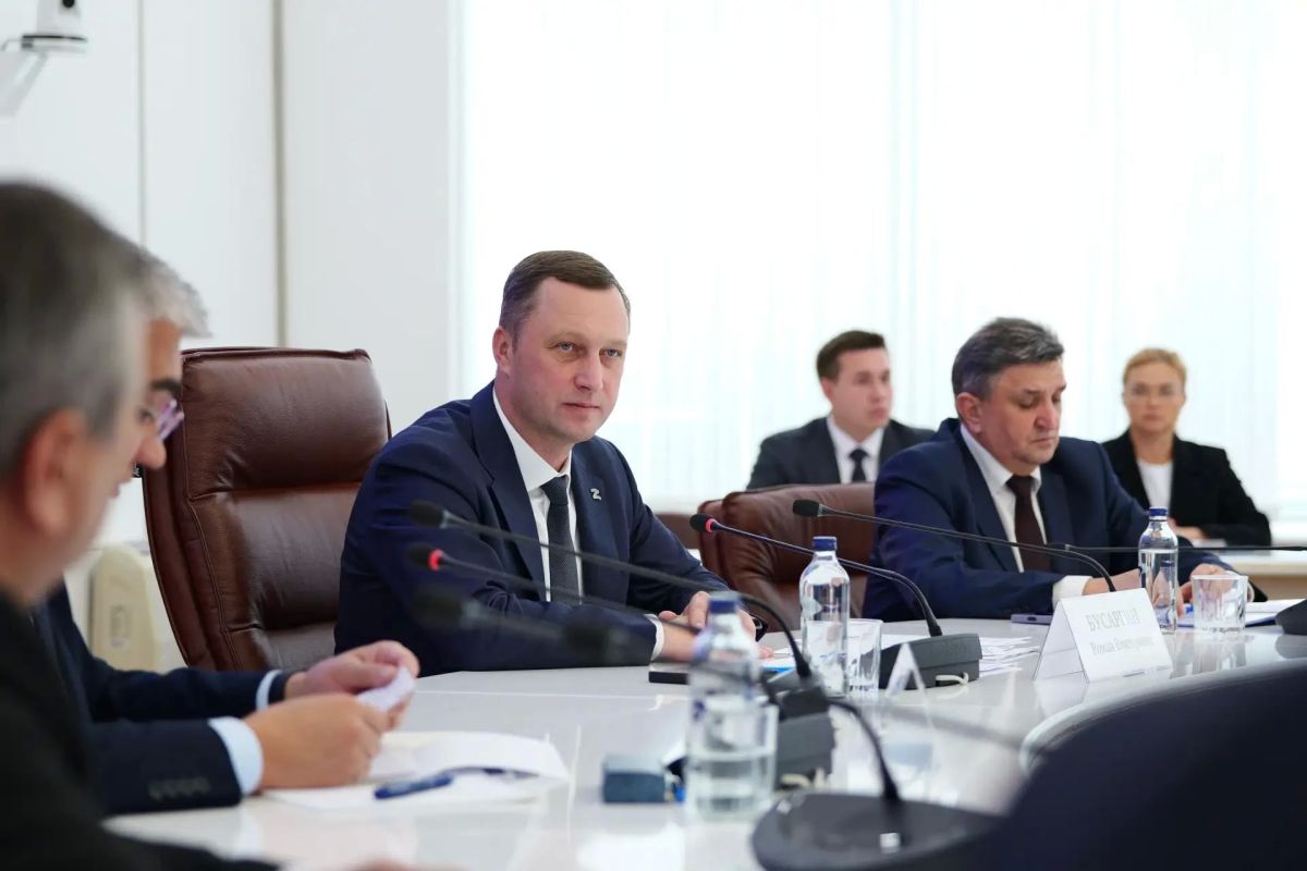 Губернатор Роман Бусаргин провёл рабочую встречу с Чрезвычайным и Полномочным послом Республики Узбекистан в РФ Ботиржоном Асадовым